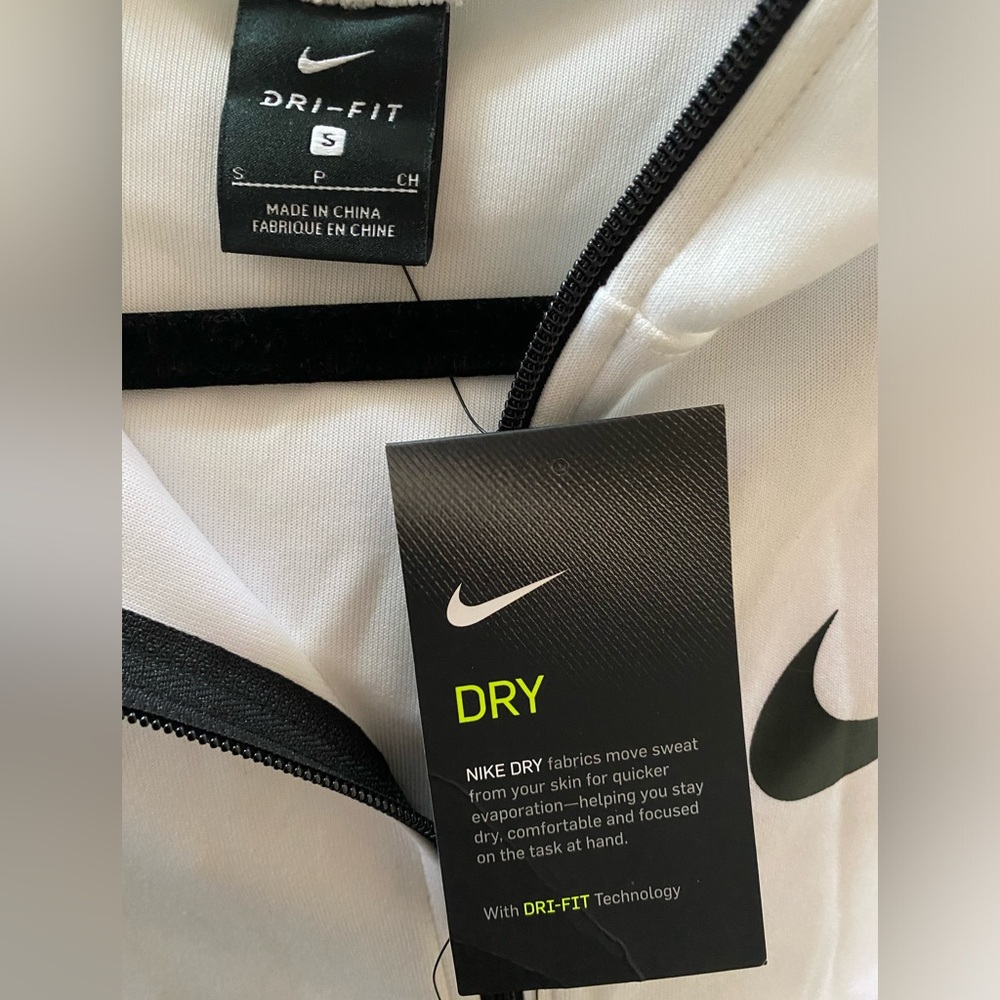 Men’s dry fit sz small - Picture 4 of 5